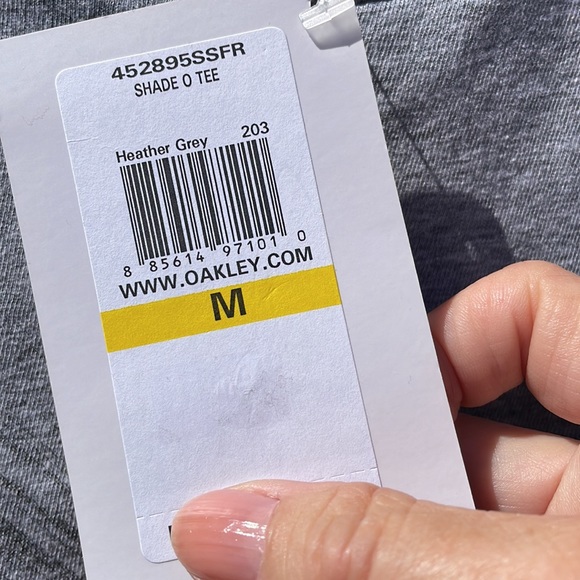 Oakley NWT Gray Mens T shirt Short sleeve Size medium Regular Fit - Picture 4 of 6
